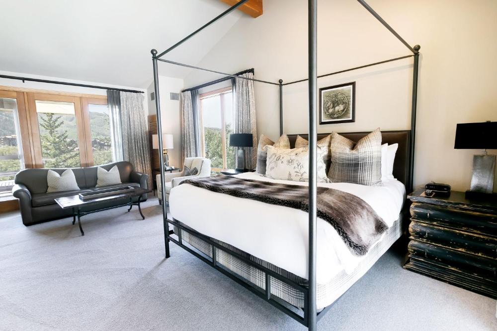 Standard Double Room interior